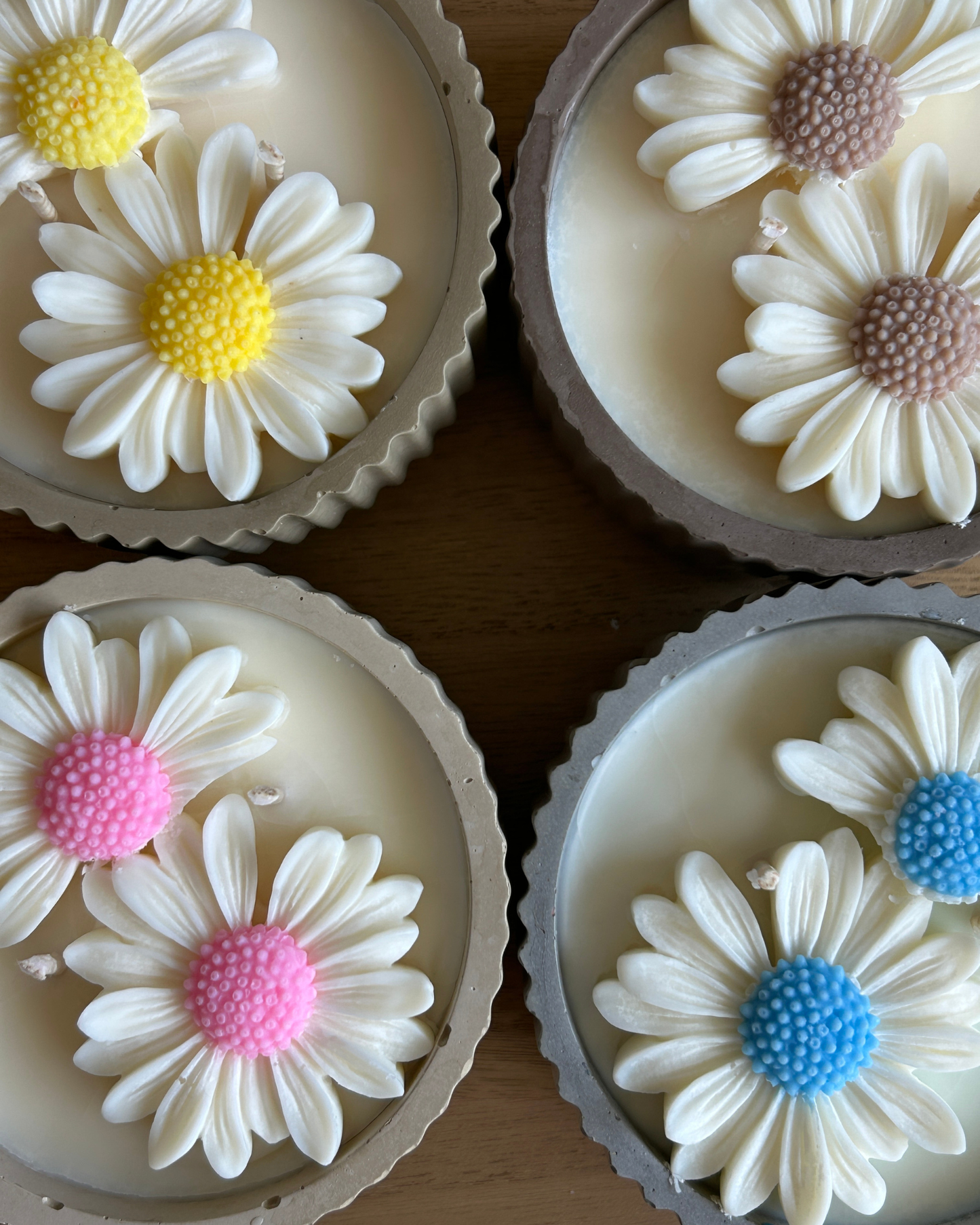 Plum Moscato Daisy Candle